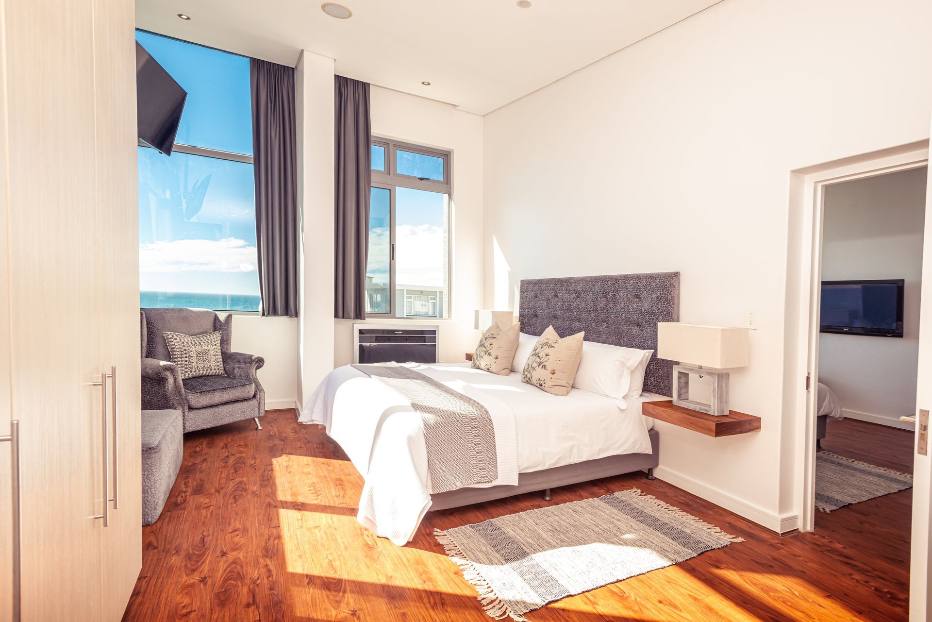 Book a Room at Newkings Hotel in Sea Point