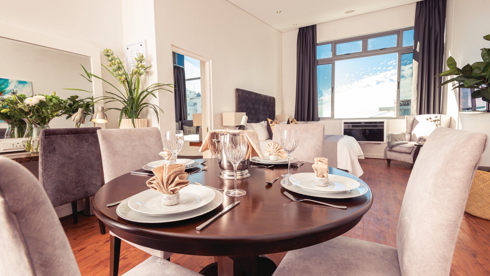 Book a Room at Newkings Hotel in Sea Point